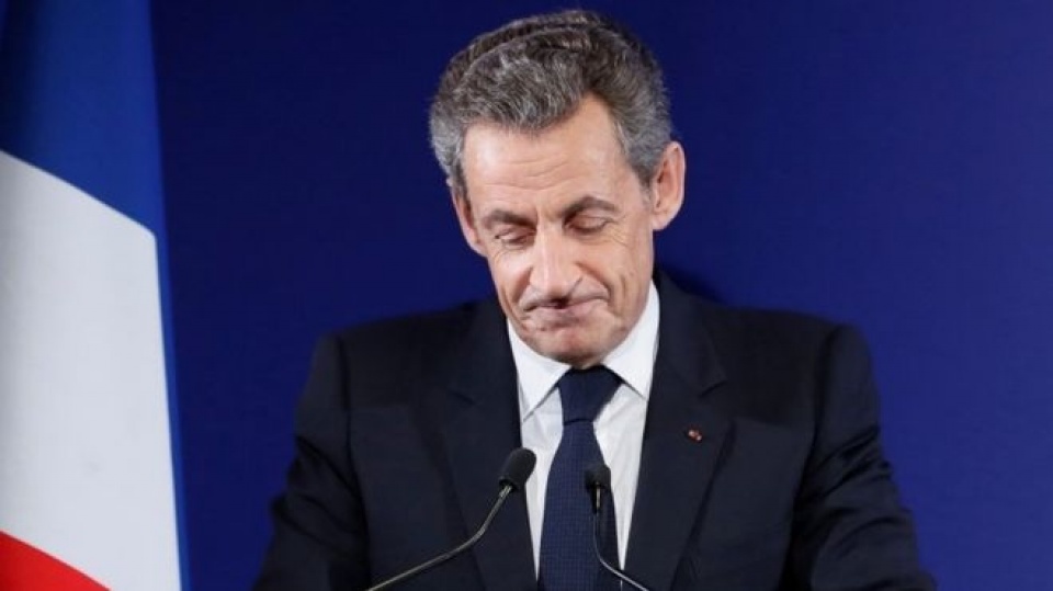 cuu tong thong nicolas sarkozy tuyen bo tu bo su nghiep chinh tri