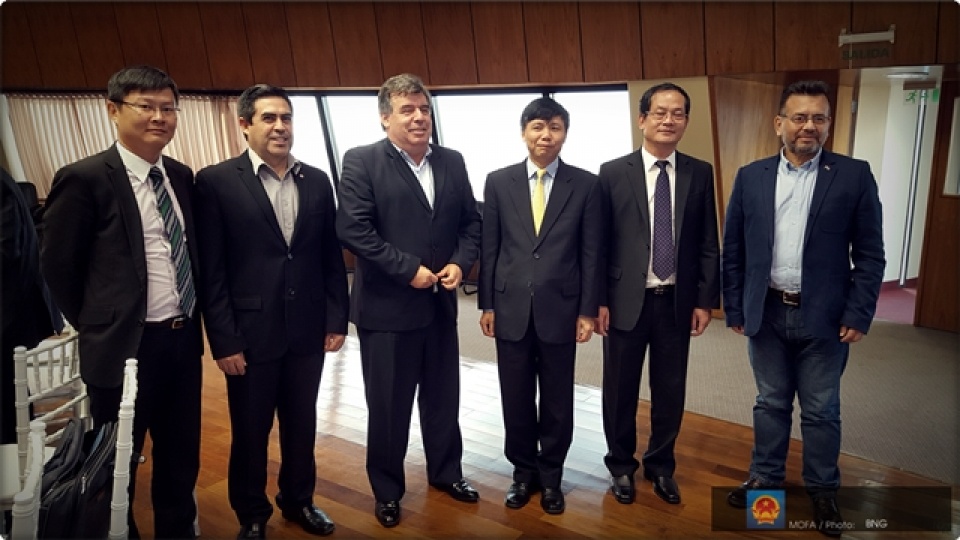 Thứ trưởng Đặng Đình Quý thăm và làm việc tại Paraguay thu truong dang dinh quy tham va la m vie c ta i paraguay