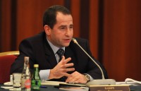 my gio i thie u do i ma y bay khong nguo i la i sieu nho