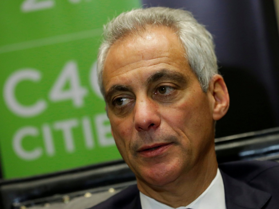 my ong trump khong nen truc xuat nguoi nhap cu tre tuoi