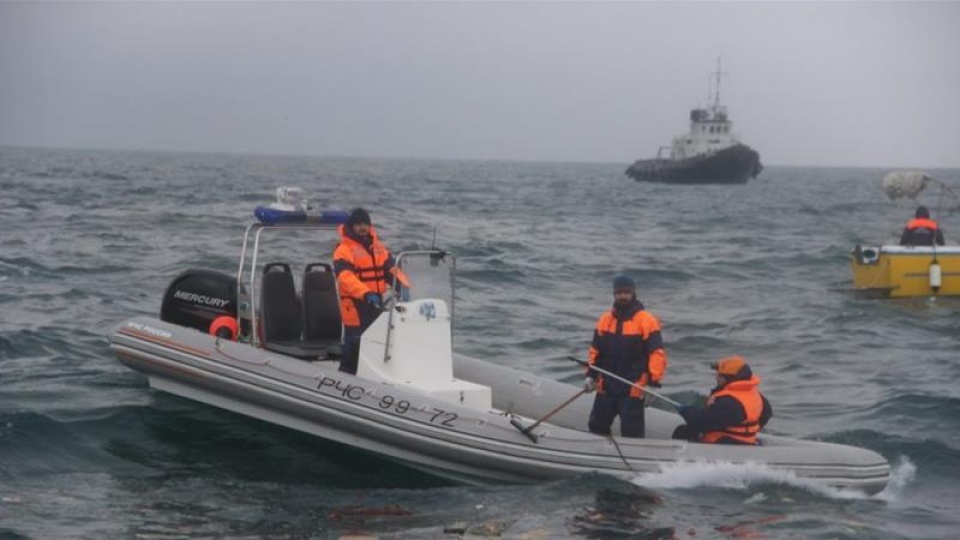 nga truc vot phan than may bay quan su ga p na n