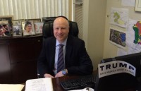 ong trump chon nhan su chi dau cho nuoc my vi dai tro lai