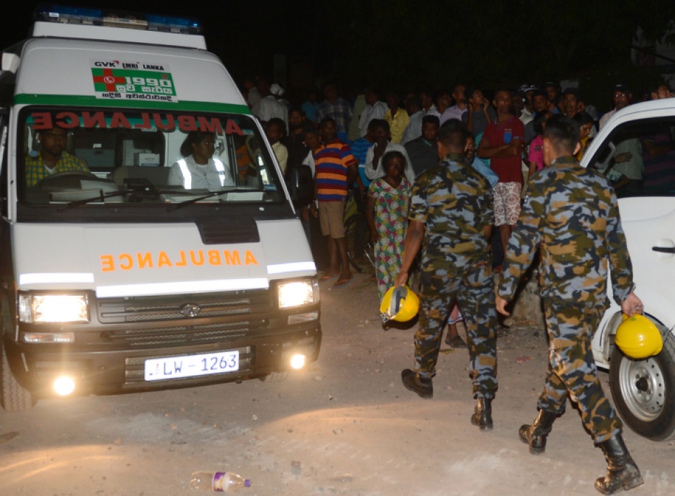 sri lanka lo nui rac khien nhieu nguoi thuong vong