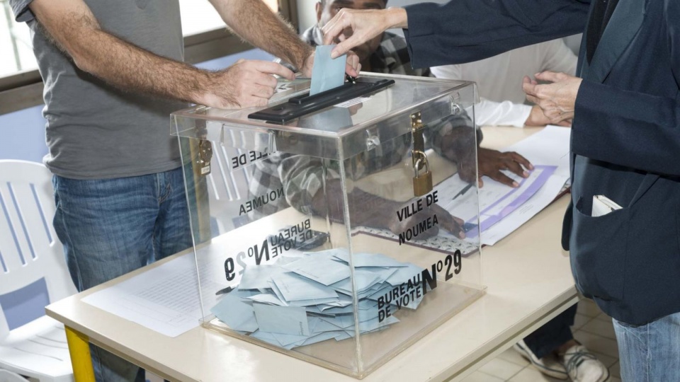 bau cu ha vien phap cu tri ba t da u di bo phieu