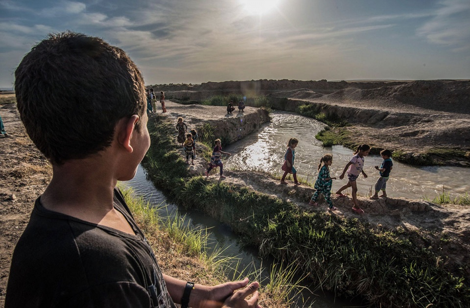Yêu thương và nụ cười trong các trại tạm trú ở Iraq yeu thuong va nu cuoi trong cac trai tam tru o iraq