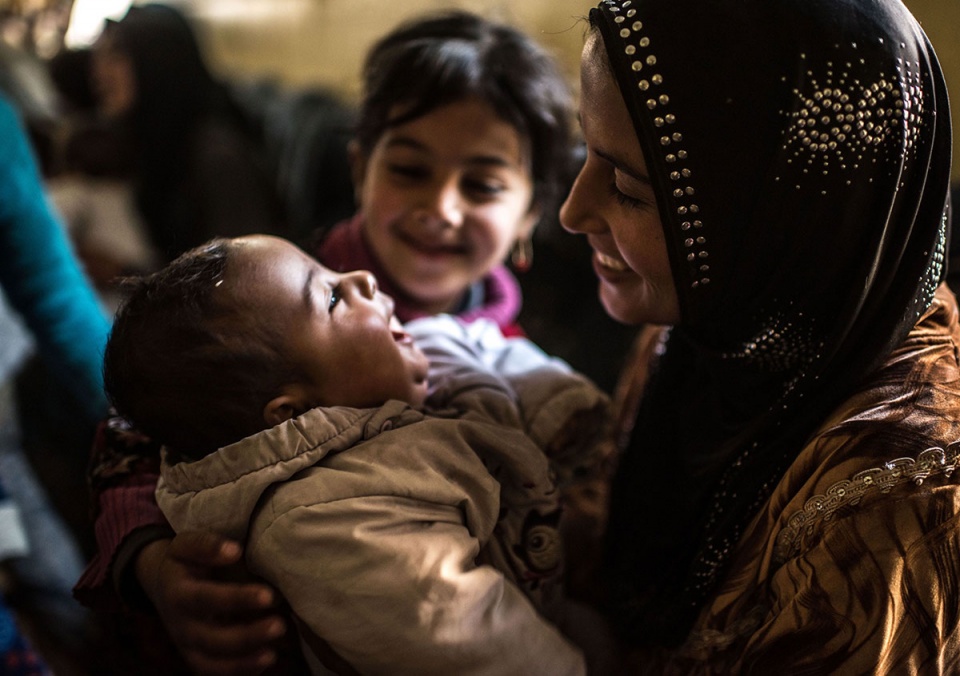 Yêu thương và nụ cười trong các trại tạm trú ở Iraq yeu thuong va nu cuoi trong cac trai tam tru o iraq