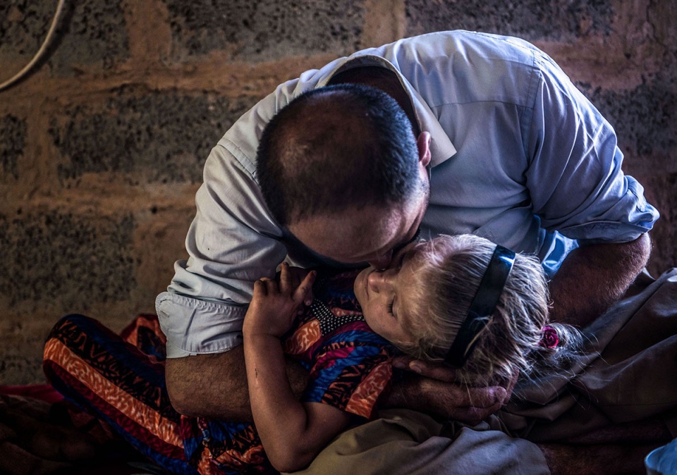 Yêu thương và nụ cười trong các trại tạm trú ở Iraq yeu thuong va nu cuoi trong cac trai tam tru o iraq