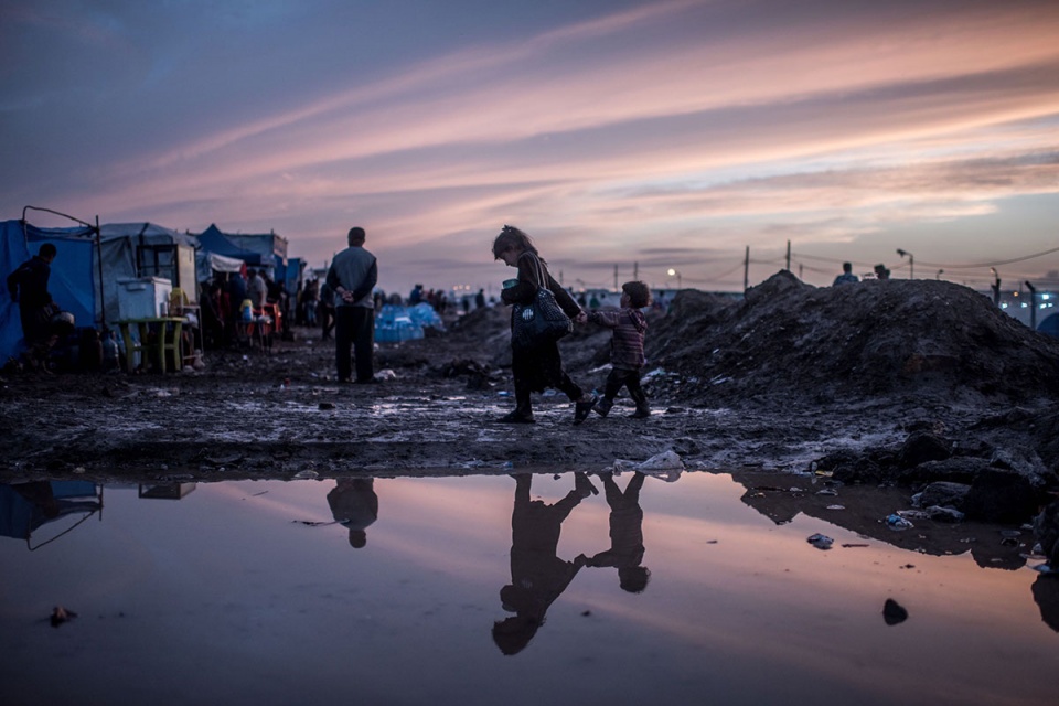 Yêu thương và nụ cười trong các trại tạm trú ở Iraq yeu thuong va nu cuoi trong cac trai tam tru o iraq