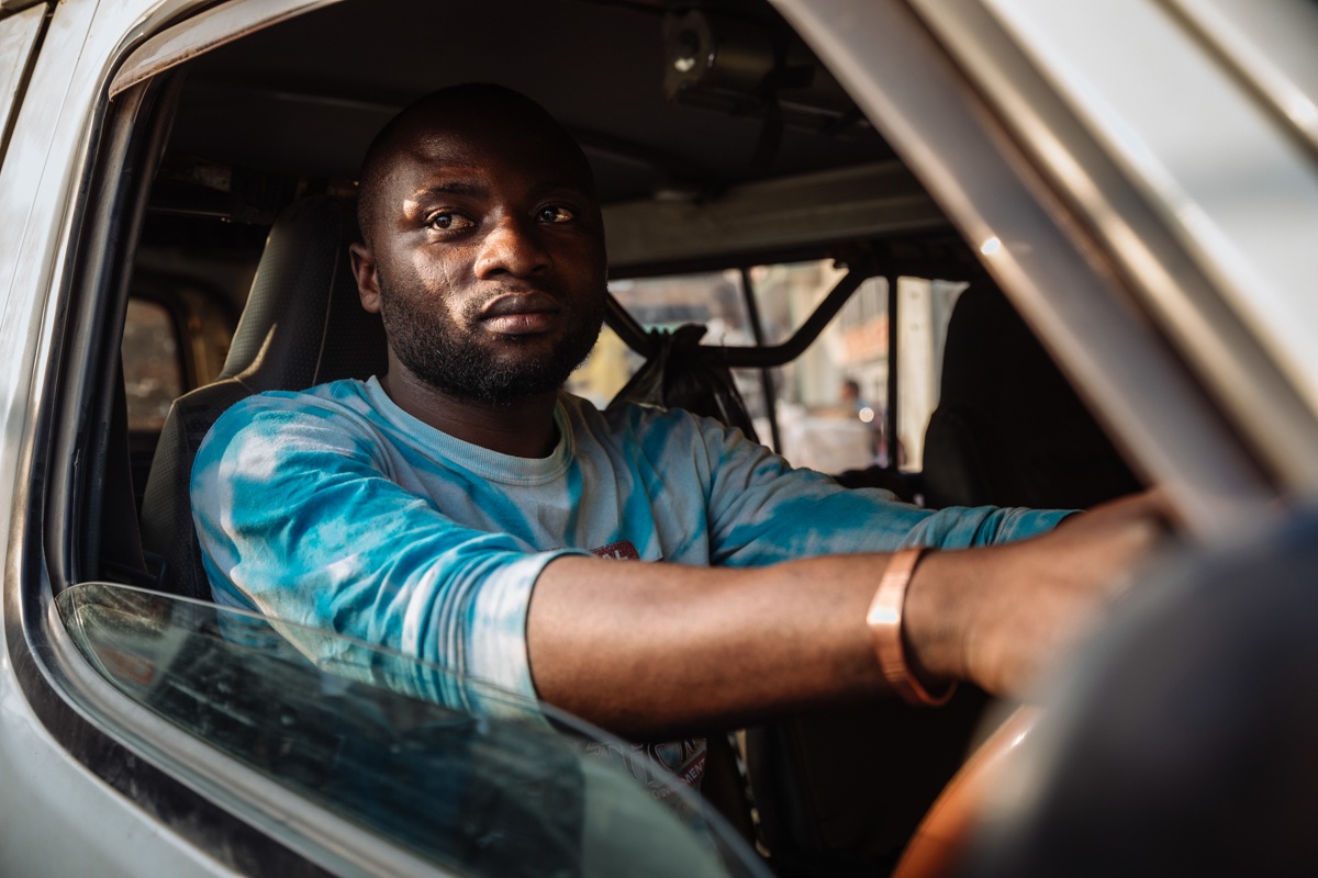 chien dau voi bong ma ebola