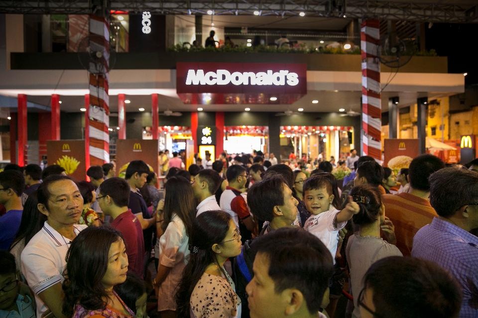 thoi quen an uong cua nguoi viet thay doi cung cac thuong hieu quoc te