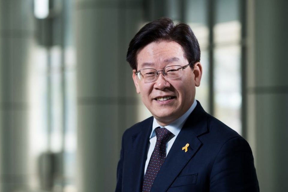 ai se la tong thong han quoc neu ba park tu chuc