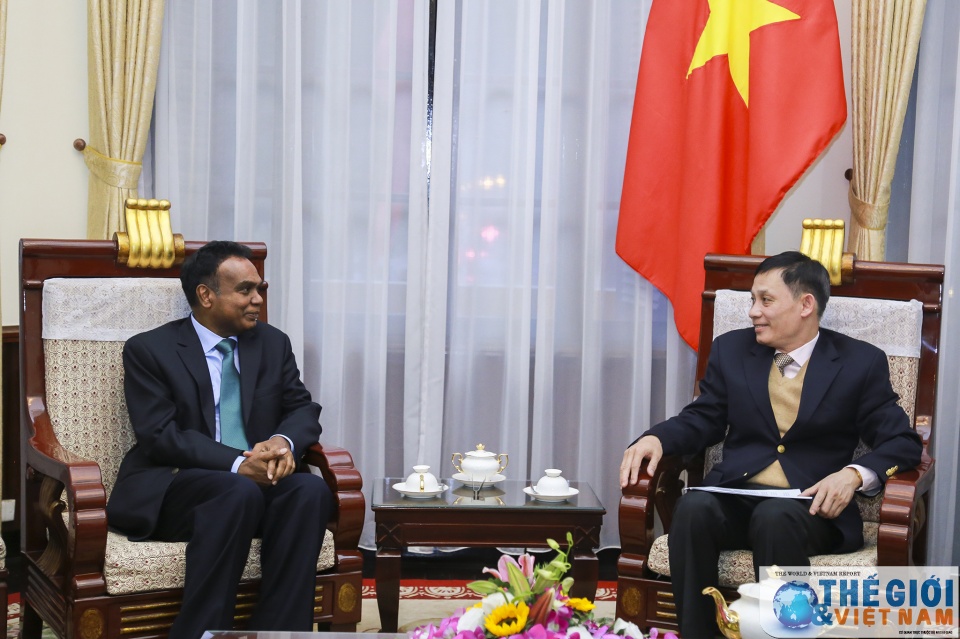 thu truong le hoai trung tiep pho chu tich aiib