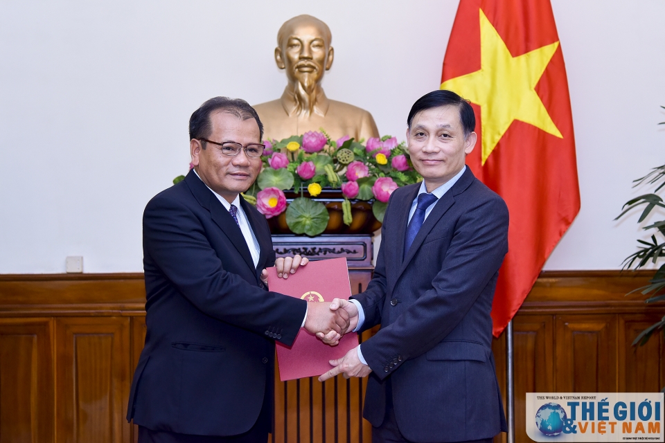 bo ngoai giao trao quyet dinh bo nhiem dieu dong can bo lanh dao cap vu