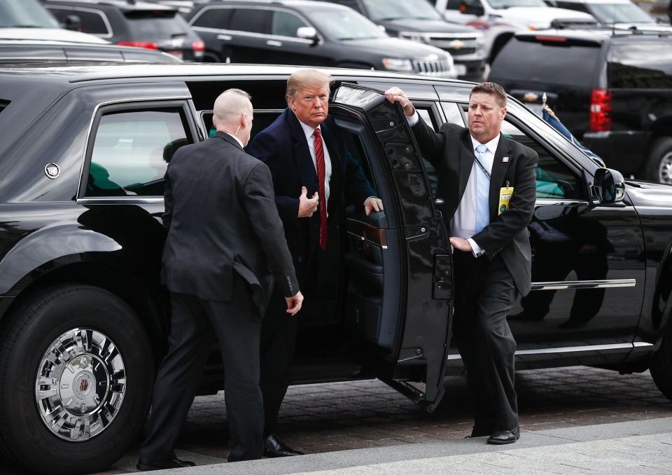 FBI điều tra khả năng Tổng thống Trump bí mật làm việc cho Nga fbi dieu tra kha nang tong thong donald trump bi mat lam viec cho nga