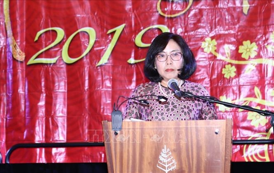 nguoi viet o bi va mien tay canada han hoan don tet co truyen