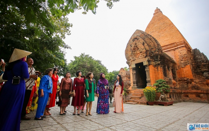 ben le amm retreat phu nhan phu quan ngoai truong asean hao hung kham pha nha trang