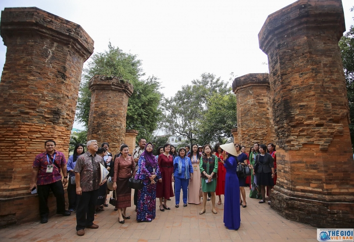 ben le amm retreat phu nhan phu quan ngoai truong asean hao hung kham pha nha trang