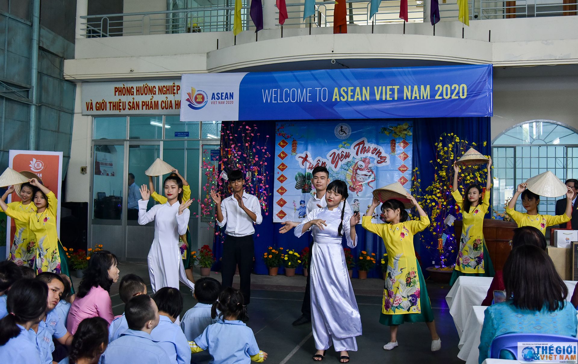 ben le amm retreat phu nhan phu quan ngoai truong asean hao hung kham pha nha trang