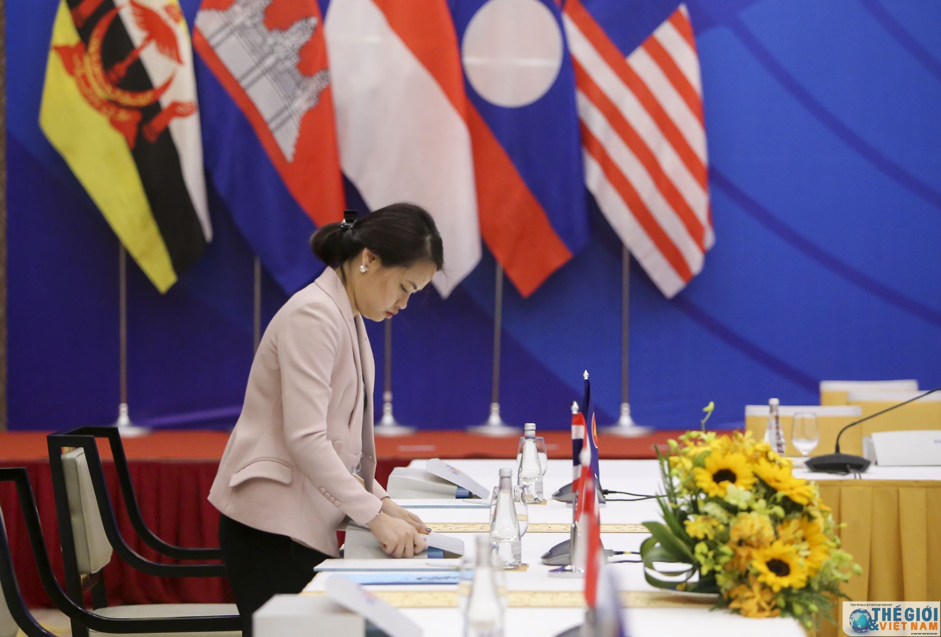 toan canh amm retreat nhung dong gop tham lang cung tao nen thanh cong