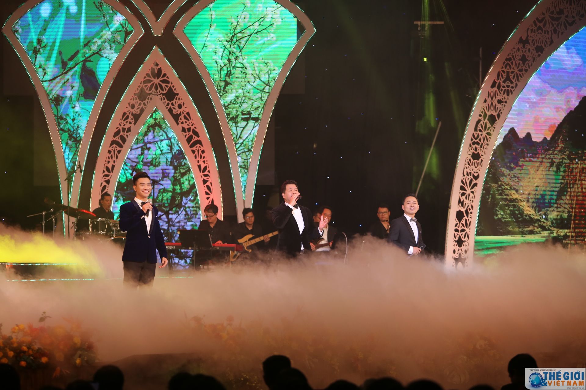 truc tiep pho chu tich nuoc chuc tet kieu bao va giao luu nghe thuat xuan que huong