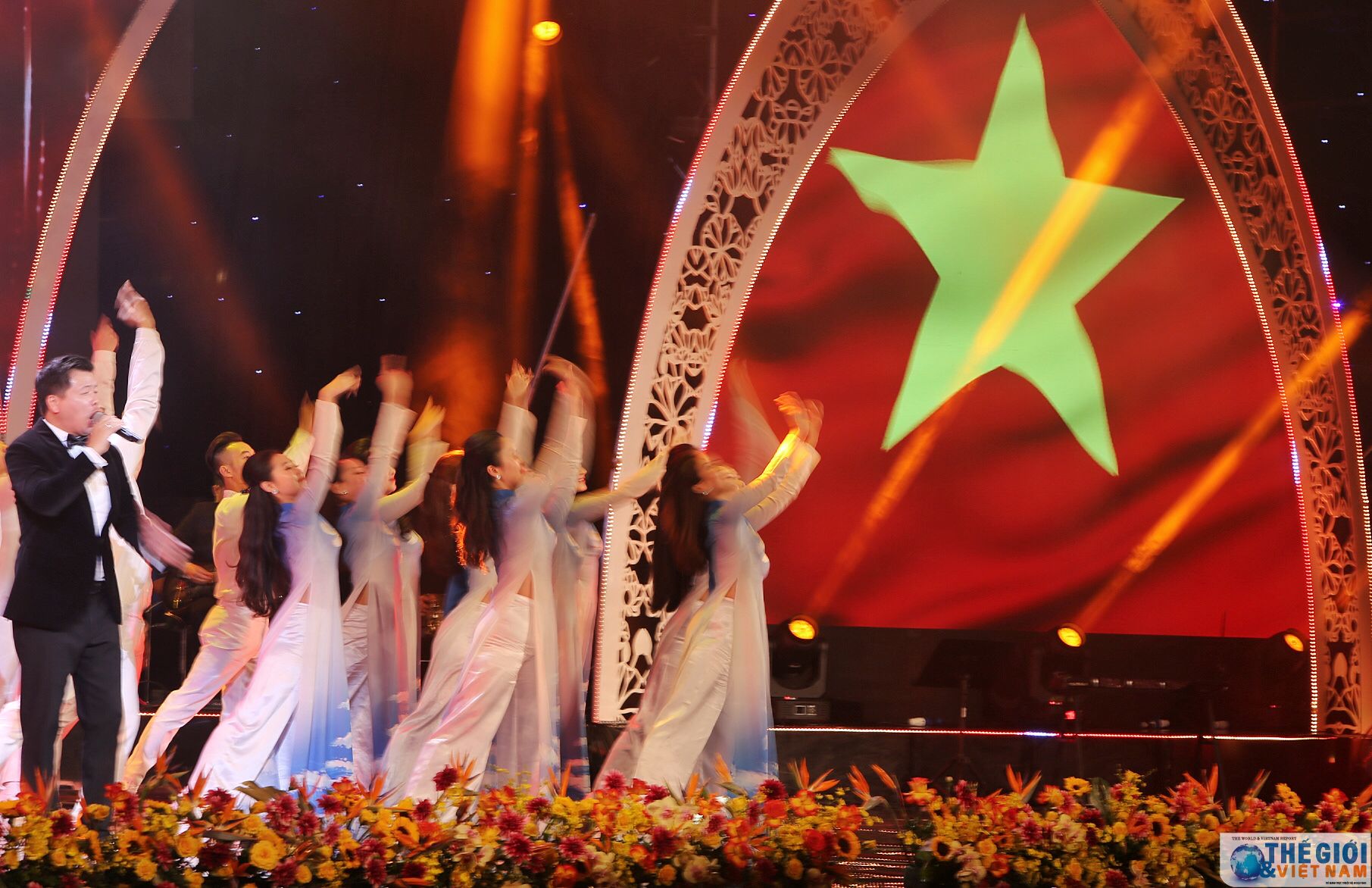 truc tiep pho chu tich nuoc chuc tet kieu bao va giao luu nghe thuat xuan que huong