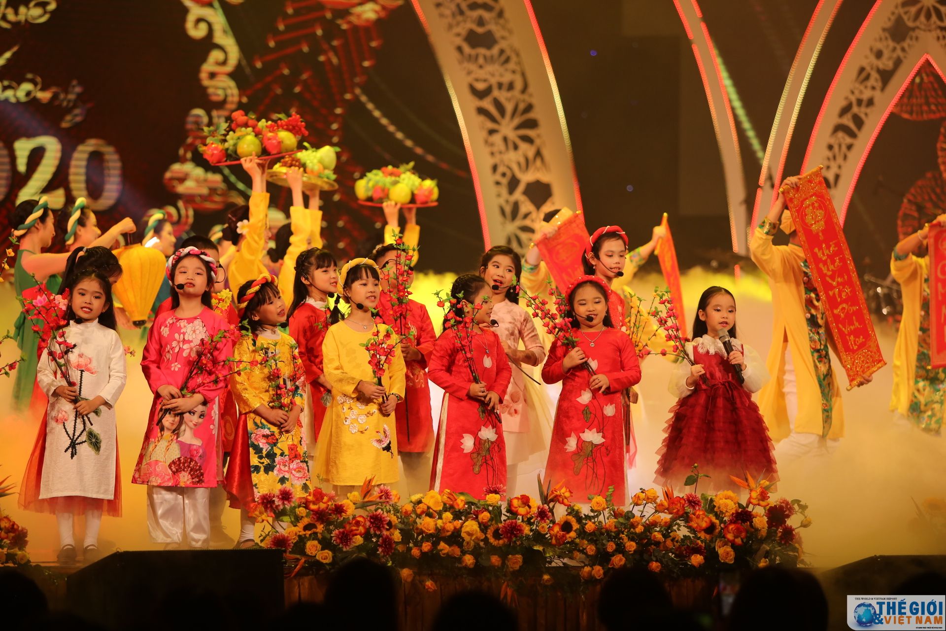 truc tiep pho chu tich nuoc chuc tet kieu bao va giao luu nghe thuat xuan que huong