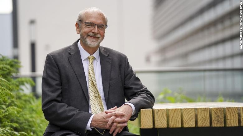 Giáo sư Andrew Pollard. (Nguồn: Getty Images)