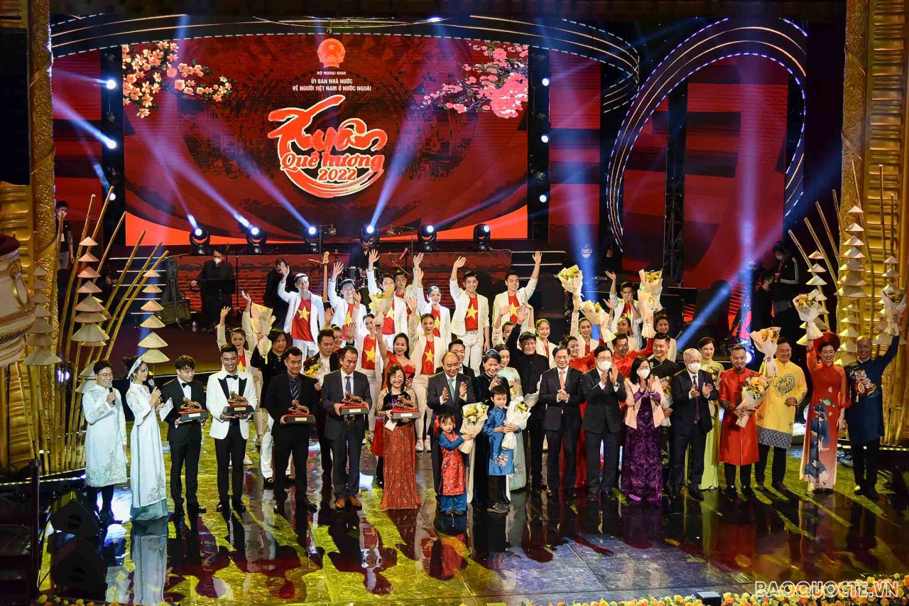 Xuân Quê hương 2022: Chủ tịch nước đánh trống khai hội mừng xuân Xuân Quê hương 2022: Chủ tịch nước đánh trống khai hội mừng xuân