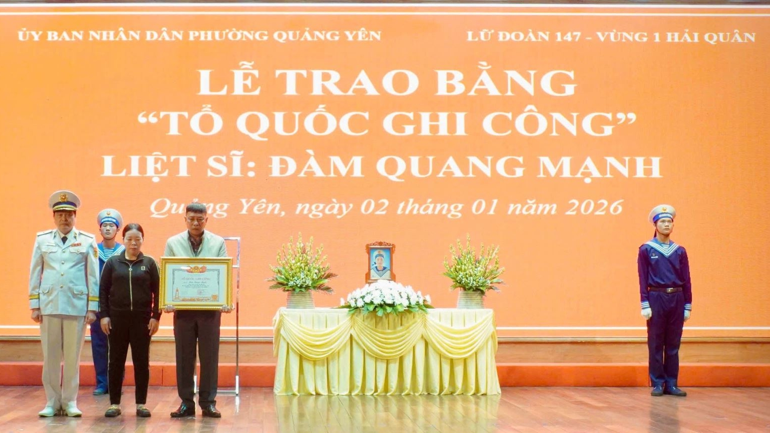 Trao Bằng Tổ quốc ghi công liệt sĩ Đàm Quang Mạnh anh dũng hy sinh tại Trường Sa