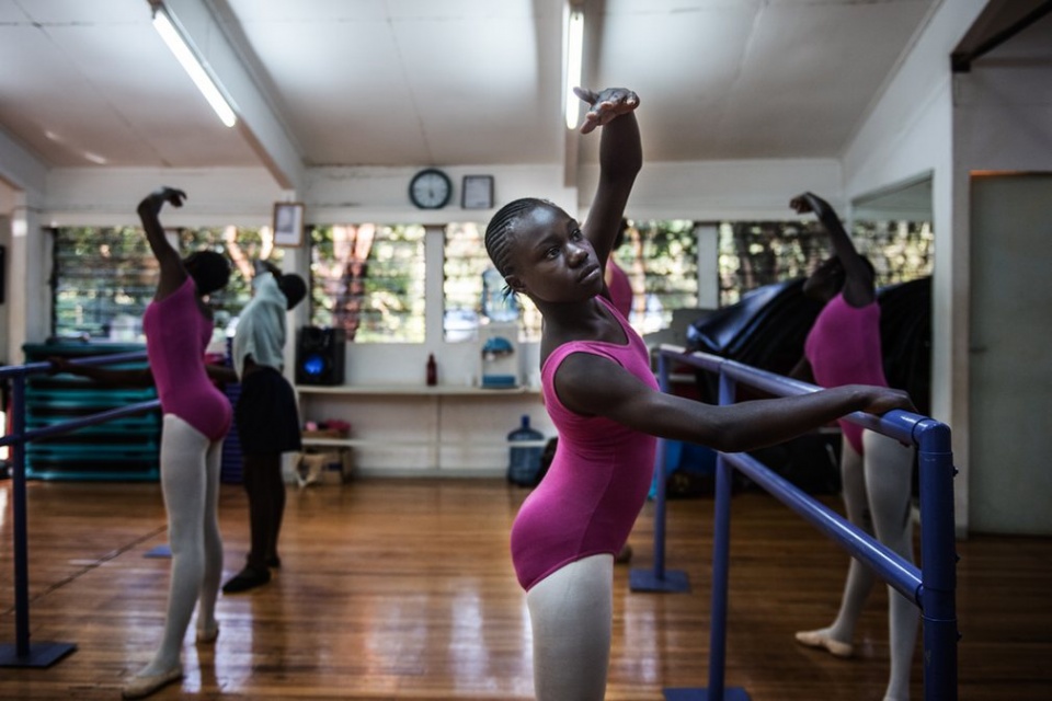nhung vu cong ballet truong kibera