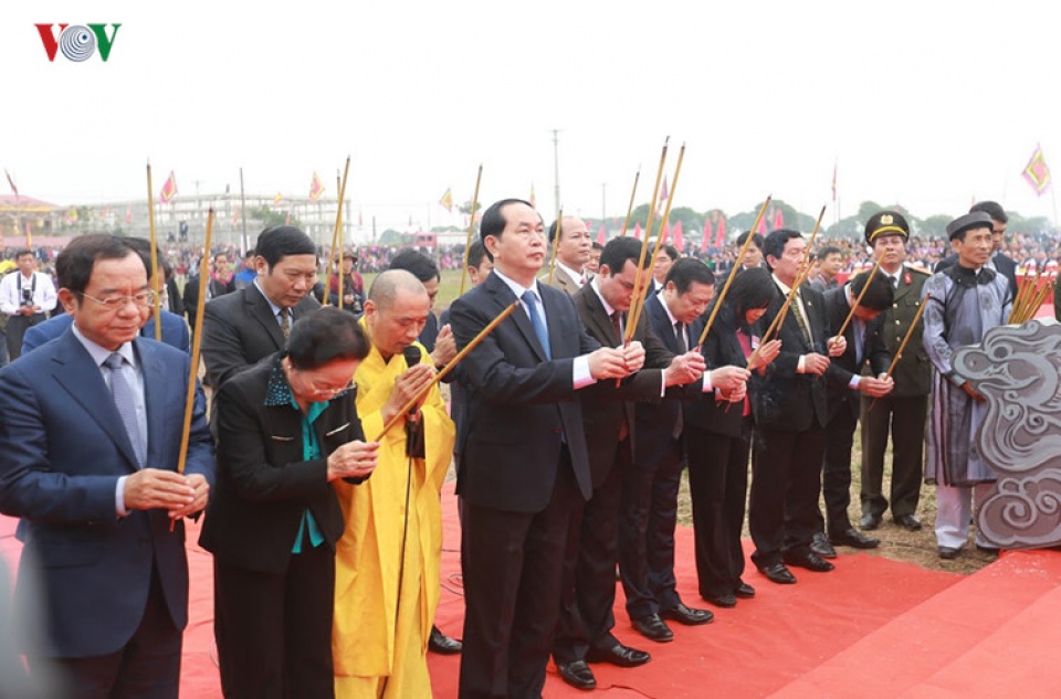 chu tich nuoc tran dai quang lai may cay o le hoi tich dien