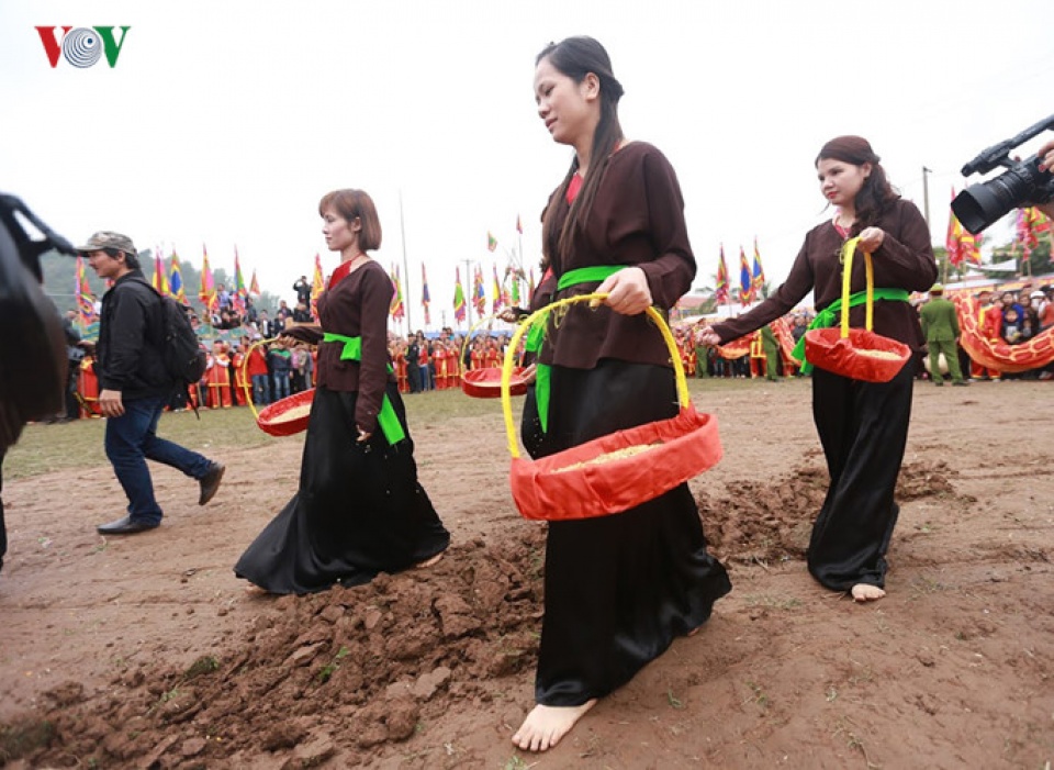 chu tich nuoc tran dai quang lai may cay o le hoi tich dien