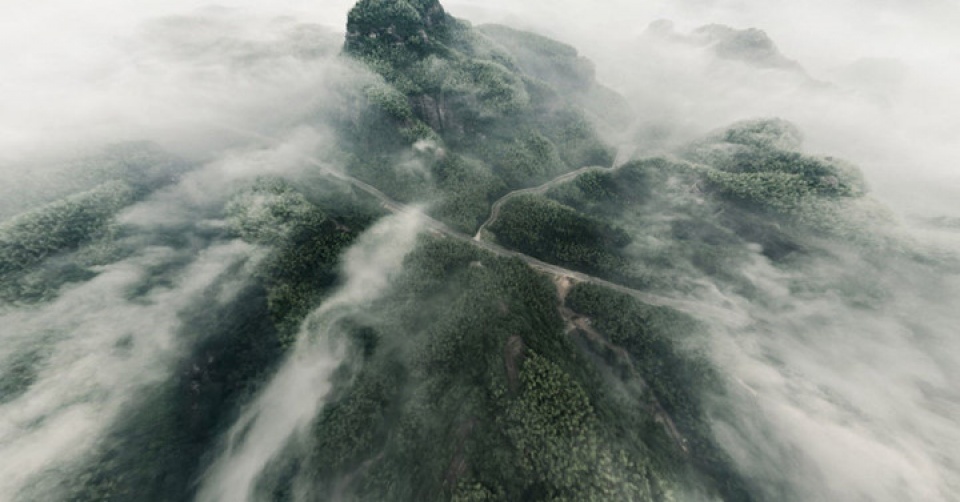 nin tho truoc nhung hinh anh dep den ngo ngang chup tu tren khong