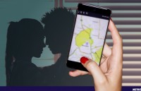 trung quoc con gai kien cha me ra toa doi tien li xi tet