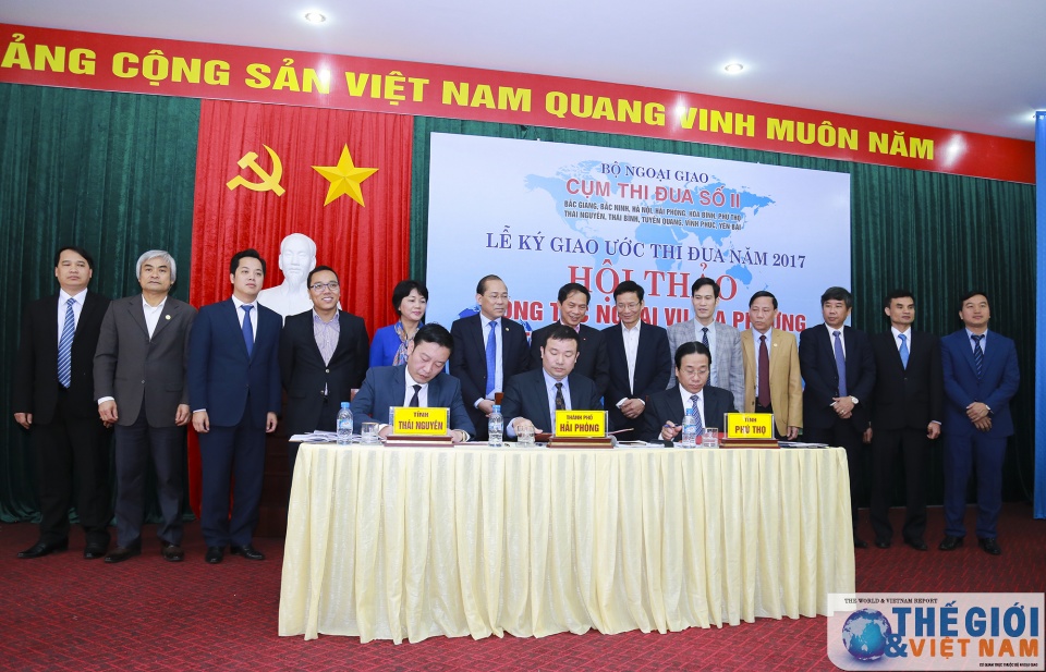 11 tỉnh cụm thi đua số 2 – Bộ Ngoại giao ký giao ước thi đua 11 tinh cum thi dua so 2 bo ngoai giao ky giao uoc thi dua