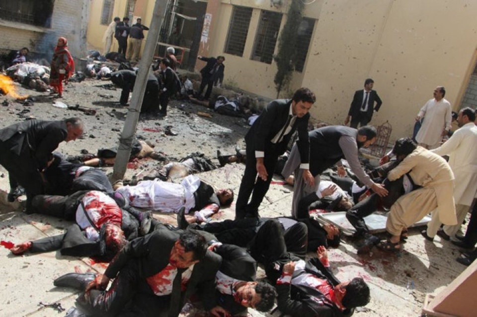 ngoan muc khoanh khac con nguoi vuot len chinh minh va so phan