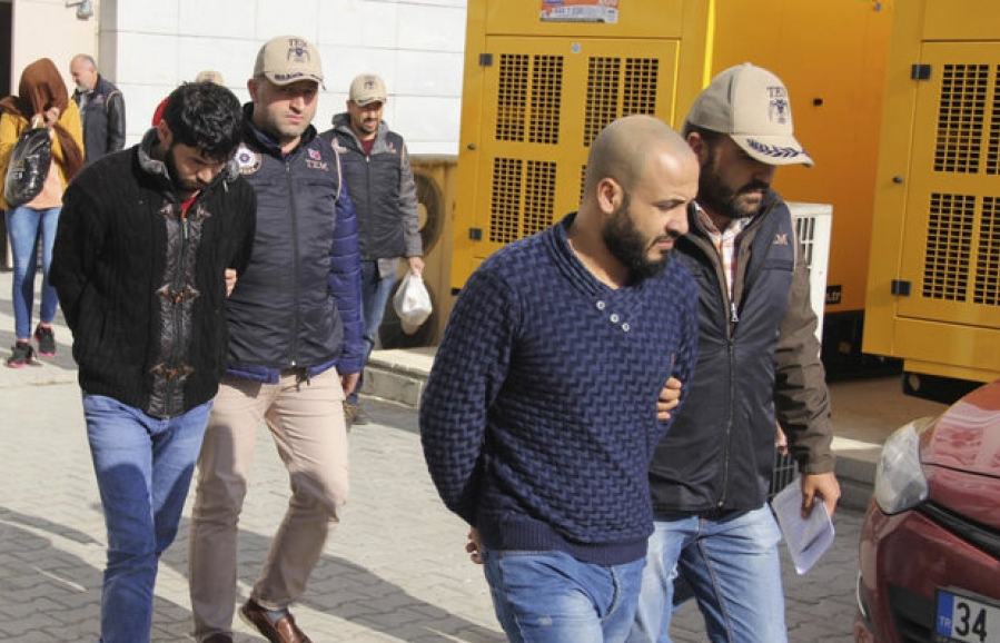 tho nhi ky bat 82 phan tu nghi la thanh vien is