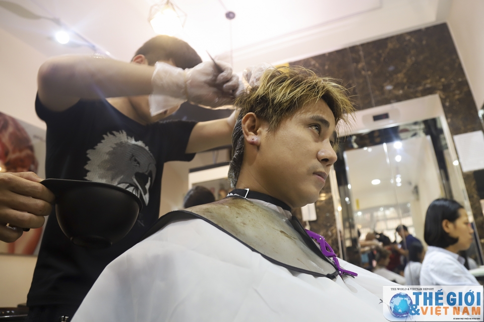 doc dao nhung phien ban toc tong thong trump va chu tich kim tai ha noi