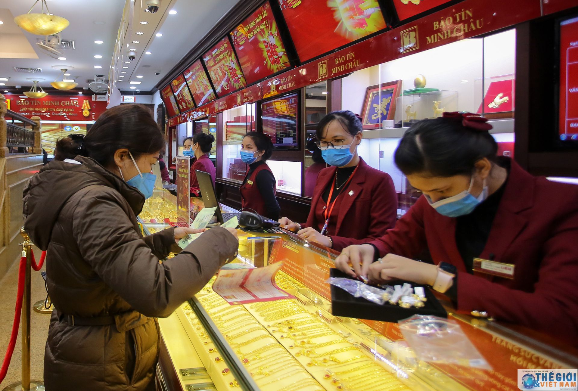 ngay via than tai nguoi dan ha noi deo khau trang mua vang do lo so virus corona