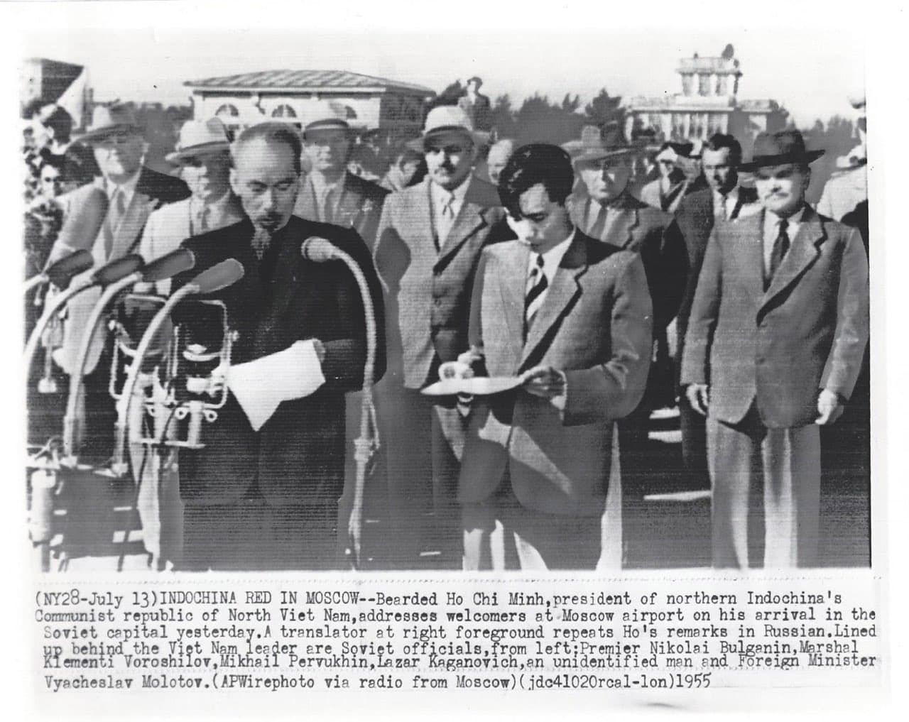 phien dich ngoai giao tim lai lich su de viet tiep tuong lai