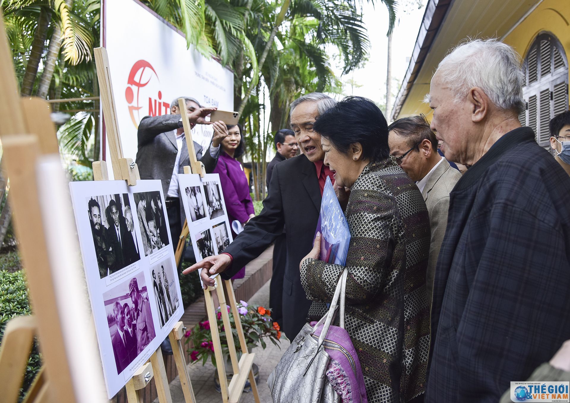 truc tuyen phien dich ngoai giao 75 nam ky uc va con nguoi