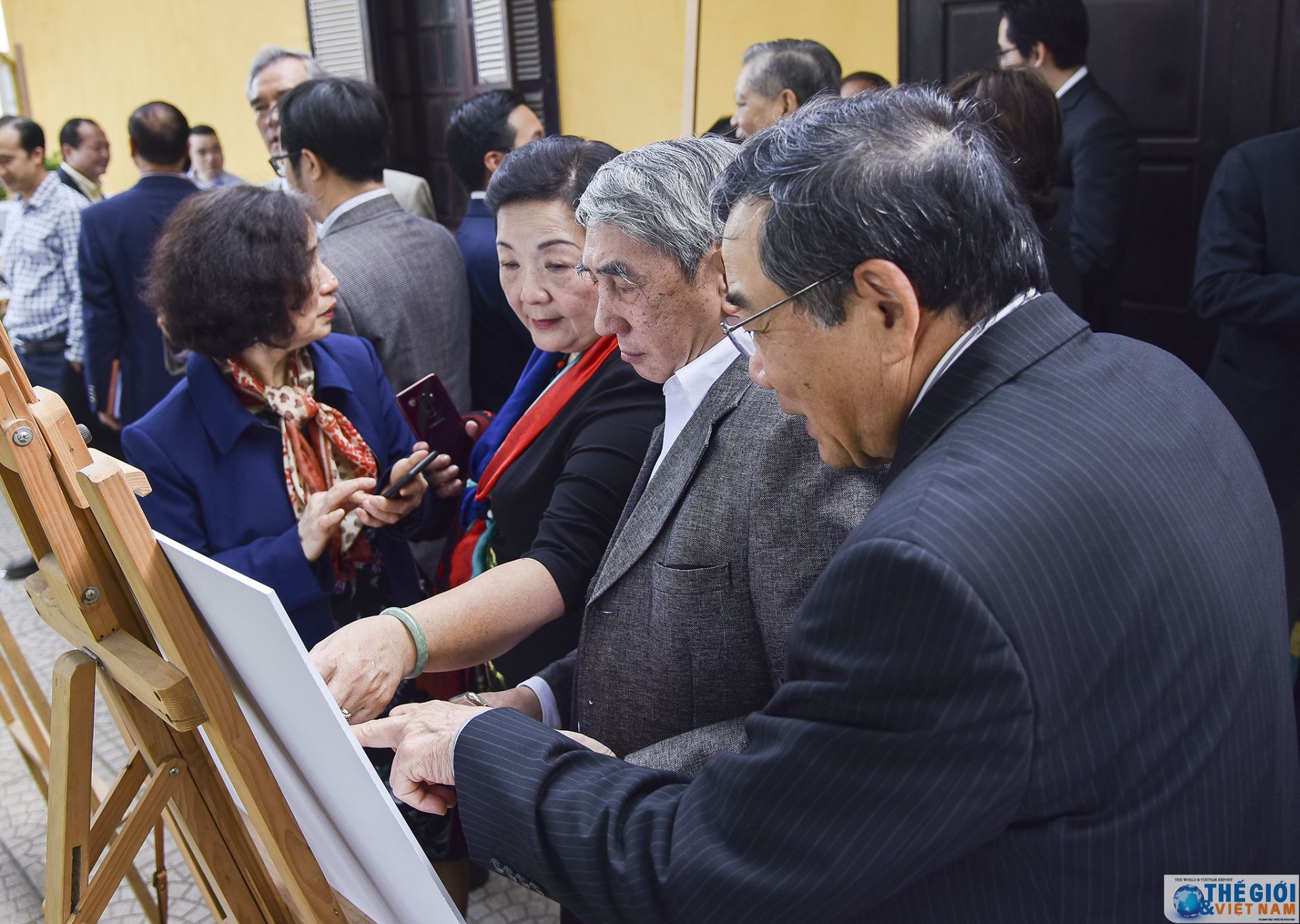 truc tuyen phien dich ngoai giao 75 nam ky uc va con nguoi