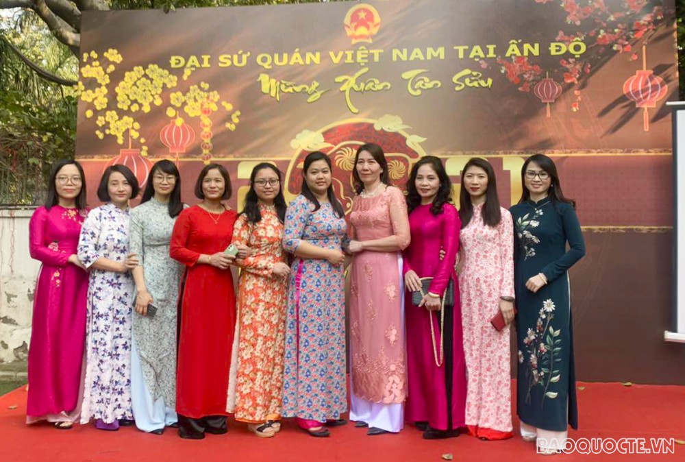 Tết cộng đồng ấm áp và rực rỡ sắc màu tại New Delhi Tết cộng đồng ấm áp và rực rỡ sắc màu tại Ấn Độ