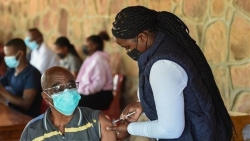 Các nước nghèo sẽ được tiếp cận vaccine để phục hồi kinh tế