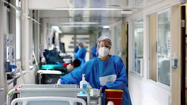 dan dau ve tiem vaccine nhung so ca tu vong vi covid19 tang cao vi sao