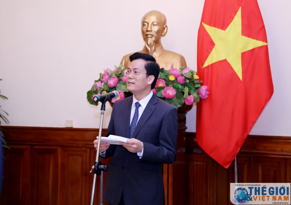 trao giay phep thanh lap van phong dai dien cho nhat bao hankook ilbo