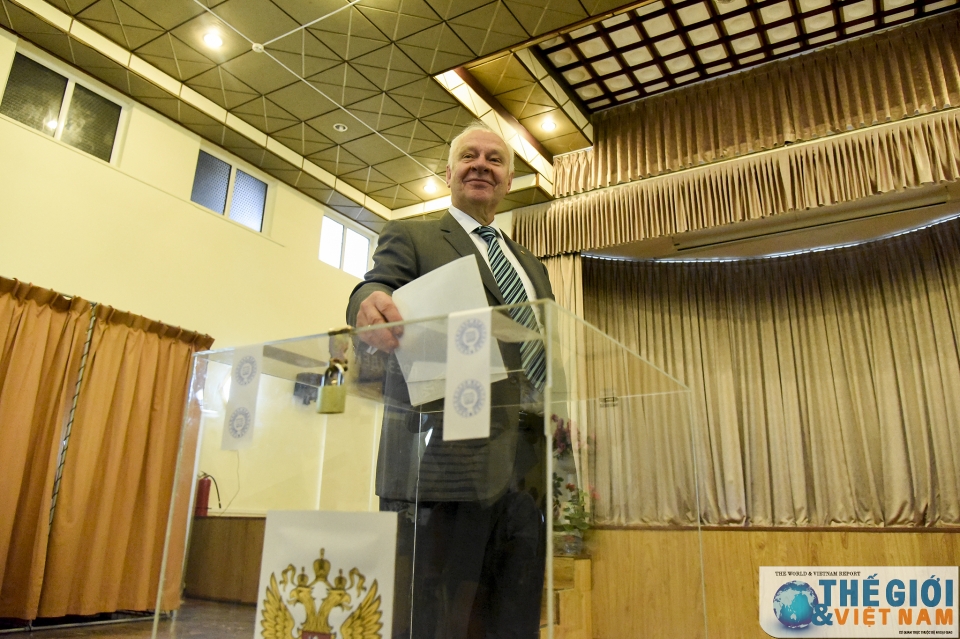 nhung hinh anh bau cu tong thong nga tai viet nam