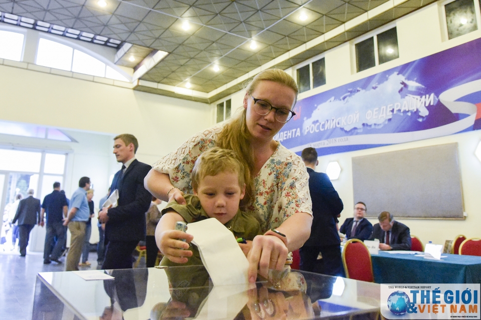 nhung hinh anh bau cu tong thong nga tai viet nam