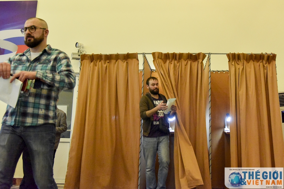 nhung hinh anh bau cu tong thong nga tai viet nam