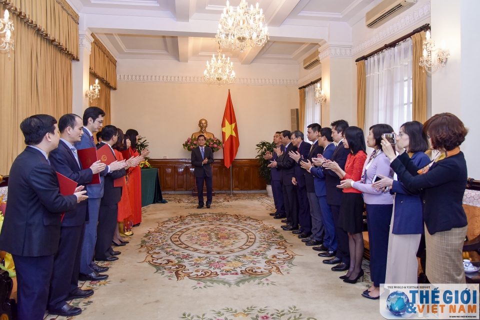 bo ngoai giao trao quyet dinh bo nhiem phan cong can bo lanh dao cap vu